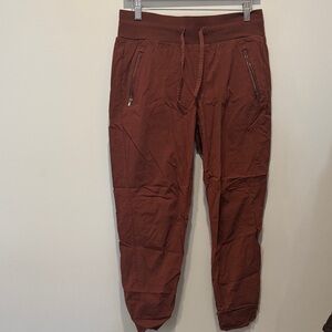 Athleta women’s  Rust Joggers